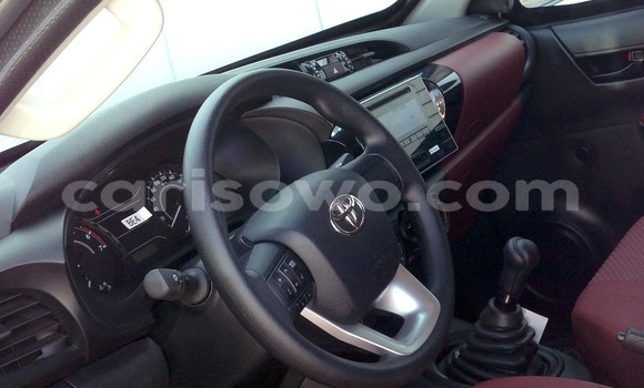 Acheter Neuf Voiture Toyota Hilux Blanc à Cotonou, Benin Acheter Neuf Voiture Toyota Hilux Blanc à Cotonou, Benin