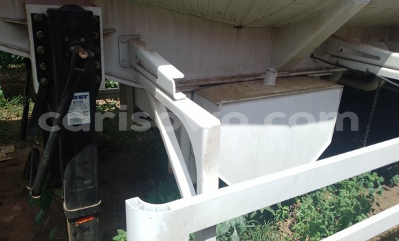 Acheter Neuf Utilitaire Renault Trafic Blanc à Cotonou, Benin Acheter Neuf Utilitaire Renault Trafic Blanc à Cotonou, Benin