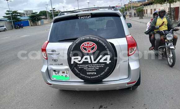 Ra Àlòkù Toyota RAV4 Silver Ọkọ̀ in Cotonou ni Benin Ra Àlòkù Toyota RAV4 Silver Ọkọ̀ in Cotonou ni Benin