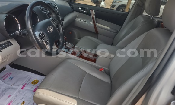 Buy Used Toyota Highlander Silver Car in Cotonou in Benign Buy Used Toyota Highlander Silver Car in Cotonou in Benign