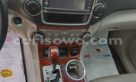 Buy Used Toyota Highlander Silver Car in Cotonou in Benign Buy Used Toyota Highlander Silver Car in Cotonou in Benign