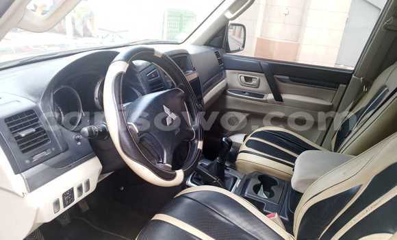 Ra Àlòkù Mitsubishi Pajero Silver Ọkọ̀ in Cotonou ni Benin Ra Àlòkù Mitsubishi Pajero Silver Ọkọ̀ in Cotonou ni Benin