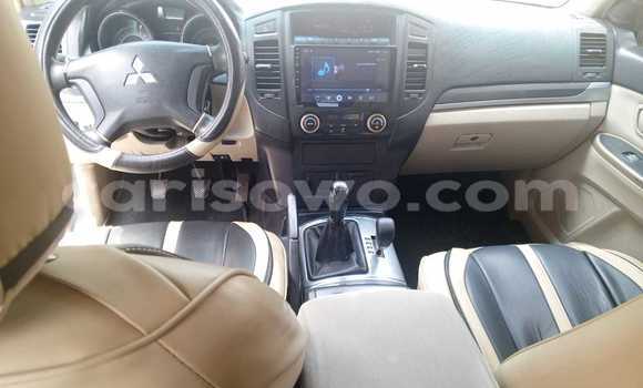 Ra Àlòkù Mitsubishi Pajero Silver Ọkọ̀ in Cotonou ni Benin Ra Àlòkù Mitsubishi Pajero Silver Ọkọ̀ in Cotonou ni Benin