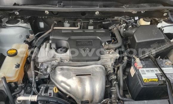 Sayi Na hannu Toyota RAV4 White Mota in Cotonou a Benin Sayi Na hannu Toyota RAV4 White Mota in Cotonou a Benin