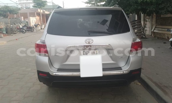 Ra Àlòkù Toyota Highlander Silver Ọkọ̀ in Cotonou ni Benin Ra Àlòkù Toyota Highlander Silver Ọkọ̀ in Cotonou ni Benin