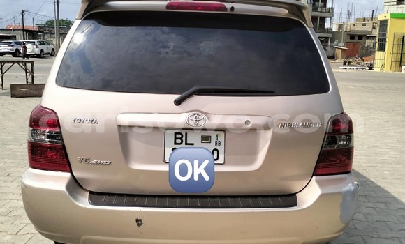 Ra Àlòkù Toyota Highlander Silver Ọkọ̀ in Cotonou ni Benin Ra Àlòkù Toyota Highlander Silver Ọkọ̀ in Cotonou ni Benin