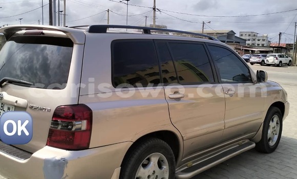 Ra Àlòkù Toyota Highlander Silver Ọkọ̀ in Cotonou ni Benin Ra Àlòkù Toyota Highlander Silver Ọkọ̀ in Cotonou ni Benin