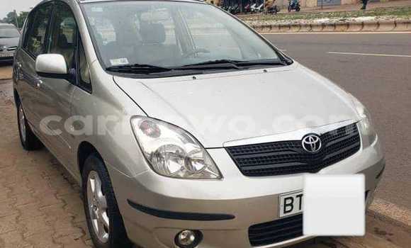 Ra Àlòkù Toyota Corolla Verso Silver Ọkọ̀ in Cotonou ni Benin Ra Àlòkù Toyota Corolla Verso Silver Ọkọ̀ in Cotonou ni Benin