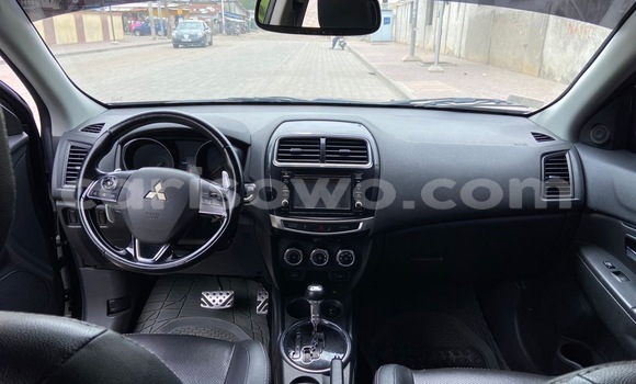 Acheter Occasion Voiture Mitsubishi Outlander Noir à Cotonou, Benin Acheter Occasion Voiture Mitsubishi Outlander Noir à Cotonou, Benin
