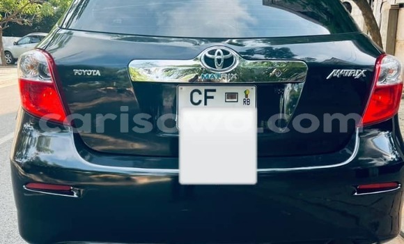 Sayi Na hannu Toyota Matrix Black Mota in Cotonou a Benin