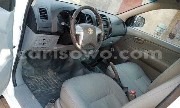 Buy Used Toyota Hilux White Car in Cotonou in Benign Buy Used Toyota Hilux White Car in Cotonou in Benign