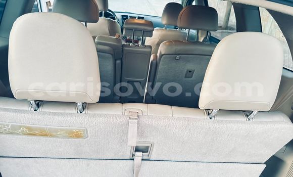 Ra Àlòkù Toyota Highlander funfun Ọkọ̀ in Cotonou ni Benin Ra Àlòkù Toyota Highlander funfun Ọkọ̀ in Cotonou ni Benin