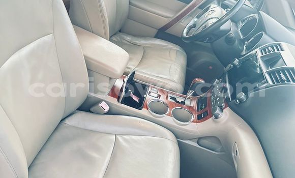 Sayi Na hannu Toyota Highlander White Mota in Cotonou a Benin Sayi Na hannu Toyota Highlander White Mota in Cotonou a Benin