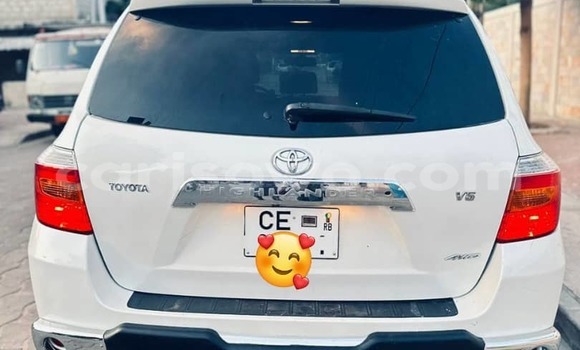 Sayi Na hannu Toyota Highlander White Mota in Cotonou a Benin Sayi Na hannu Toyota Highlander White Mota in Cotonou a Benin