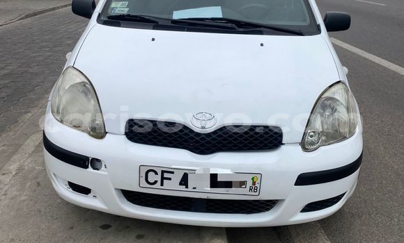 Ra Àlòkù Toyota Yaris funfun Ọkọ̀ in Cotonou ni Benin Ra Àlòkù Toyota Yaris funfun Ọkọ̀ in Cotonou ni Benin