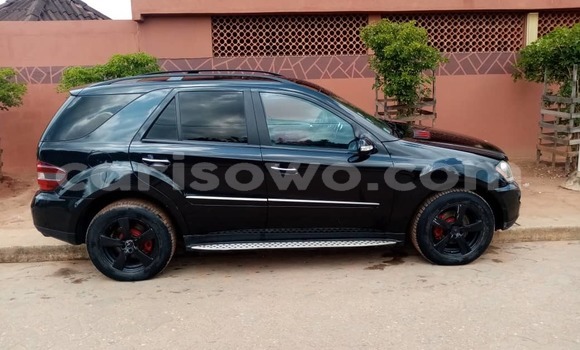 Ra Àlòkù Mercedes-Benz ML–Class Black Ọkọ̀ in Cotonou ni Benin Ra Àlòkù Mercedes-Benz ML–Class Black Ọkọ̀ in Cotonou ni Benin