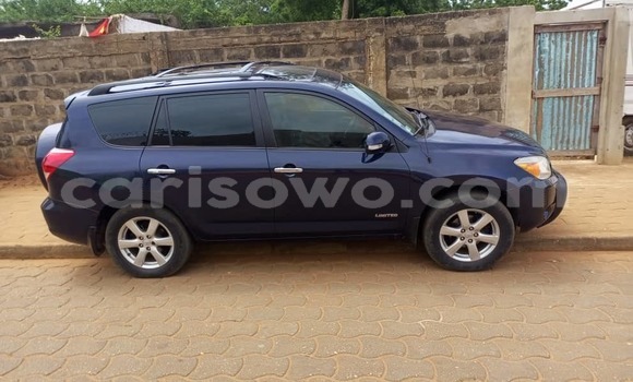 Sayi Na hannu Toyota RAV4 Black Mota in Cotonou a Benin Sayi Na hannu Toyota RAV4 Black Mota in Cotonou a Benin