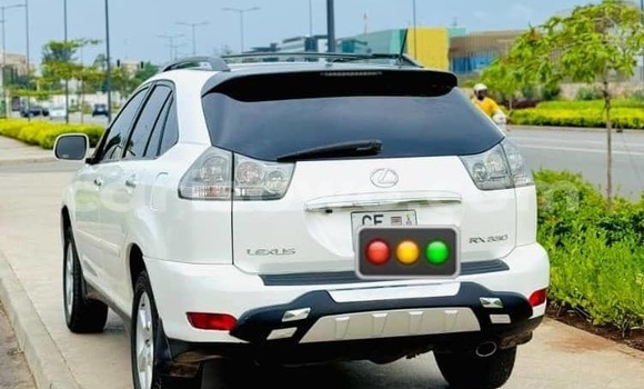 Acheter Occasion Voiture Lexus RX 330 Blanc à Abomey Calavi, Benin Acheter Occasion Voiture Lexus RX 330 Blanc à Abomey Calavi, Benin