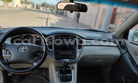 Ra Àlòkù Toyota Highlander Silver Ọkọ̀ in Cotonou ni Benin Ra Àlòkù Toyota Highlander Silver Ọkọ̀ in Cotonou ni Benin