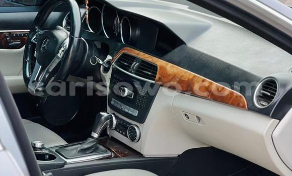 Sayi Na hannu Mercedes-Benz C–Class Azurfa Mota in Cotonou a Benin Sayi Na hannu Mercedes-Benz C–Class Azurfa Mota in Cotonou a Benin