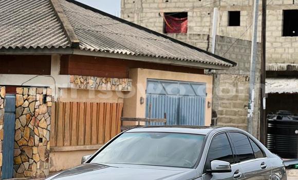 Sayi Na hannu Mercedes-Benz C–Class Azurfa Mota in Cotonou a Benin Sayi Na hannu Mercedes-Benz C–Class Azurfa Mota in Cotonou a Benin