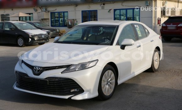 Acheter Import Voiture Toyota Camry Blanc à Import - Dubai, Benin Acheter Import Voiture Toyota Camry Blanc à Import - Dubai, Benin