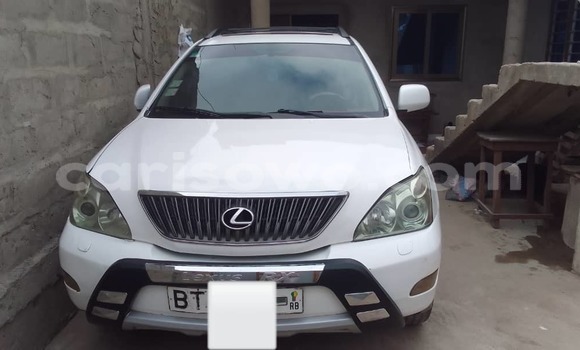 Sayi Na hannu Lexus RX 330 Azurfa Mota in Cotonou a Benin