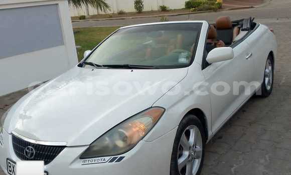 Ra Àlòkù Toyota Solara funfun Ọkọ̀ in Cotonou ni Benin Ra Àlòkù Toyota Solara funfun Ọkọ̀ in Cotonou ni Benin