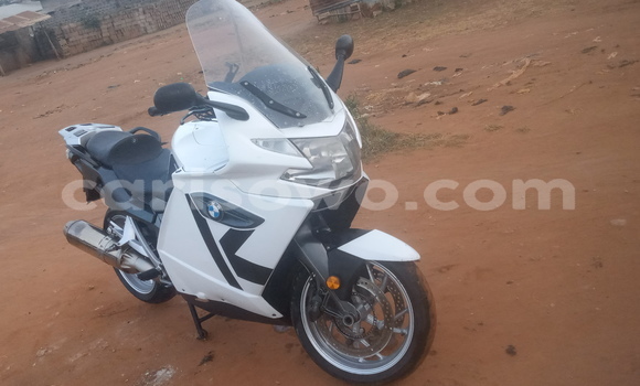 Acheter Occasion Moto BMW K 1300 Blanc à Abomey Calavi, Benin Acheter Occasion Moto BMW K 1300 Blanc à Abomey Calavi, Benin