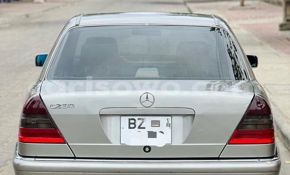 Ra Àlòkù Mercedes-Benz C–Class Silver Ọkọ̀ in Cotonou ni Benin