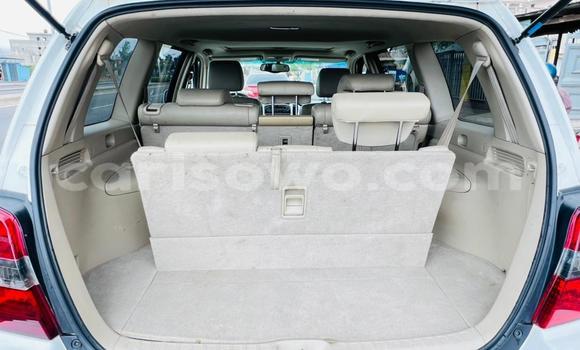 Acheter Occasion Voiture Toyota Highlander Blanc à Cotonou, Benin Acheter Occasion Voiture Toyota Highlander Blanc à Cotonou, Benin