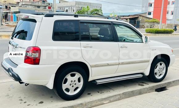 Acheter Occasion Voiture Toyota Highlander Blanc à Cotonou, Benin Acheter Occasion Voiture Toyota Highlander Blanc à Cotonou, Benin