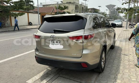 Acheter Occasion Voiture Toyota Highlander Gris à Cotonou, Benin Acheter Occasion Voiture Toyota Highlander Gris à Cotonou, Benin