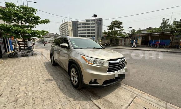 Acheter Occasion Voiture Toyota Highlander Gris à Cotonou, Benin Acheter Occasion Voiture Toyota Highlander Gris à Cotonou, Benin