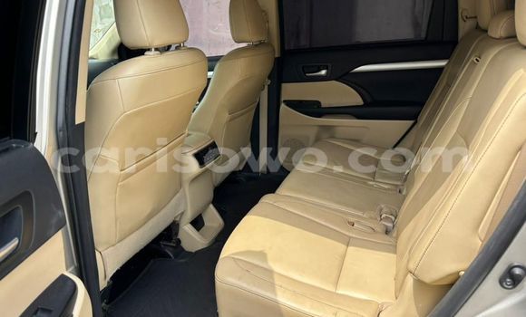 Acheter Occasion Voiture Toyota Highlander Gris à Cotonou, Benin Acheter Occasion Voiture Toyota Highlander Gris à Cotonou, Benin