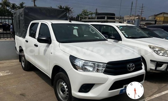 Acheter Occasion Voiture Toyota Hilux Blanc à Cotonou, Benin Acheter Occasion Voiture Toyota Hilux Blanc à Cotonou, Benin