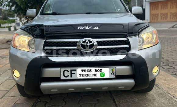 Acheter Occasion Voiture Toyota RAV4 Gris à Cotonou, Benin Acheter Occasion Voiture Toyota RAV4 Gris à Cotonou, Benin