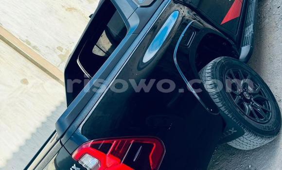 Sayi Na hannu Toyota Hilux Black Mota in Cotonou a Benin Sayi Na hannu Toyota Hilux Black Mota in Cotonou a Benin