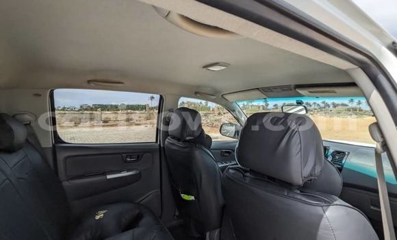 Acheter Occasion Voiture Toyota Hilux Blanc à Cotonou, Benin Acheter Occasion Voiture Toyota Hilux Blanc à Cotonou, Benin