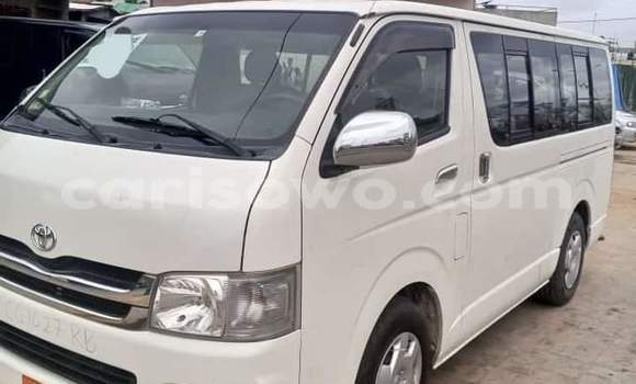 Sayi Na hannu Toyota Hiace White Mota in Cotonou a Benin