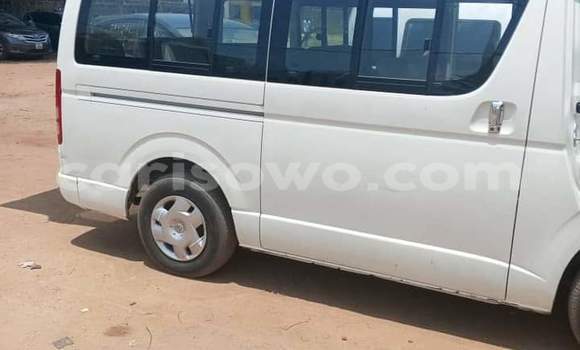 Acheter Occasion Voiture Toyota Hiace Blanc à Cotonou, Benin Acheter Occasion Voiture Toyota Hiace Blanc à Cotonou, Benin