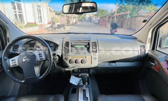 Ra Àlòkù Nissan Navara Silver Ọkọ̀ in Cotonou ni Benin Ra Àlòkù Nissan Navara Silver Ọkọ̀ in Cotonou ni Benin