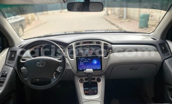 Sayi Na hannu Toyota Highlander Blue Mota in Cotonou a Benin Sayi Na hannu Toyota Highlander Blue Mota in Cotonou a Benin