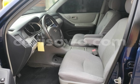 Sayi Na hannu Toyota Highlander Blue Mota in Cotonou a Benin Sayi Na hannu Toyota Highlander Blue Mota in Cotonou a Benin