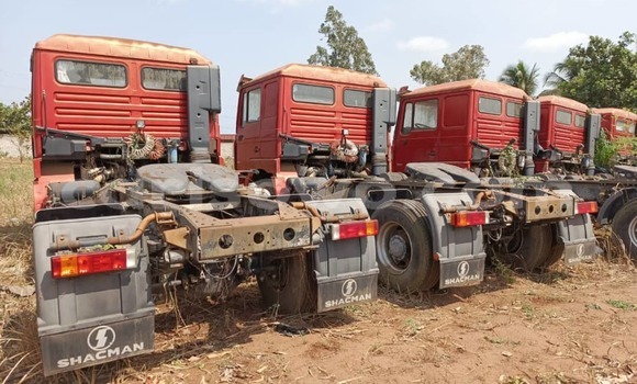 Buy Used Man Silent Red Truck in Cotonou in Benign Buy Used Man Silent Red Truck in Cotonou in Benign