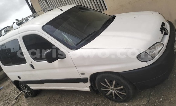Acheter Occasion Voiture Peugeot Partner Blanc à Cotonou, Benin Acheter Occasion Voiture Peugeot Partner Blanc à Cotonou, Benin