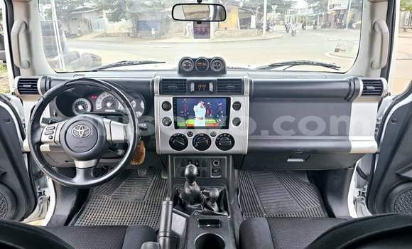 Ra Àlòkù Toyota FJ Cruiser Silver Ọkọ̀ in Cotonou ni Benin Ra Àlòkù Toyota FJ Cruiser Silver Ọkọ̀ in Cotonou ni Benin