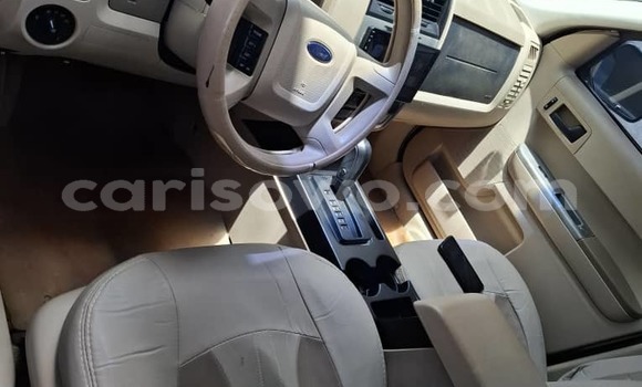Acheter Occasion Voiture Ford Escape Vert à Cotonou, Benin Acheter Occasion Voiture Ford Escape Vert à Cotonou, Benin