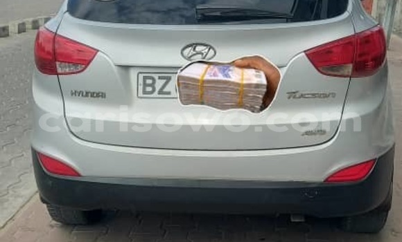 Sayi Na hannu Hyundai Tucson Azurfa Mota in Cotonou a Benin Sayi Na hannu Hyundai Tucson Azurfa Mota in Cotonou a Benin