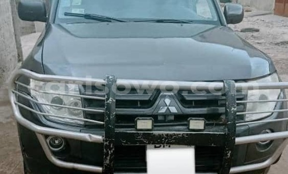Ra Àlòkù Mitsubishi Pajero Silver Ọkọ̀ in Cotonou ni Benin Ra Àlòkù Mitsubishi Pajero Silver Ọkọ̀ in Cotonou ni Benin